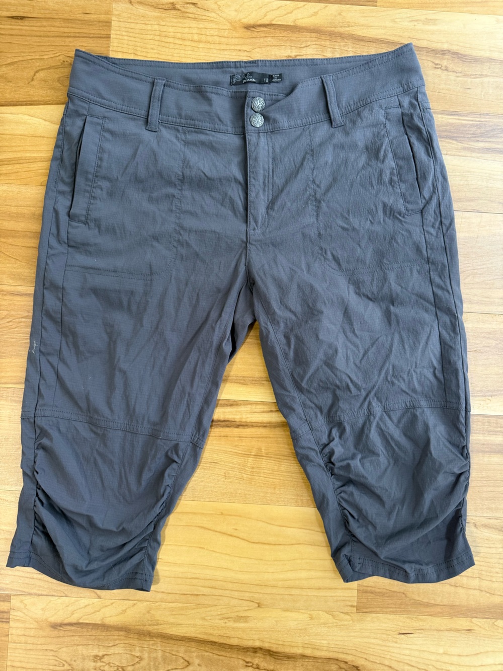 Prana Women's KNEE LENGTH Pants in Charcoal